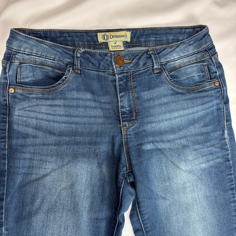 Democracy Blue Jeggings with Stretch Denim and Faded Look size 4. Nice Condition